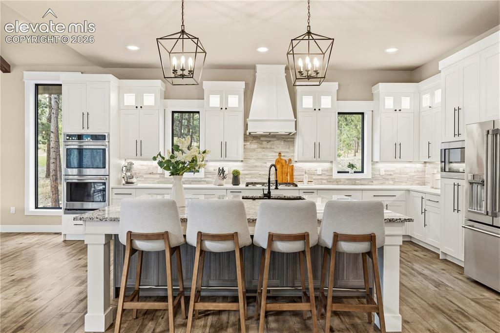 Image 11 of 50: Kitchen