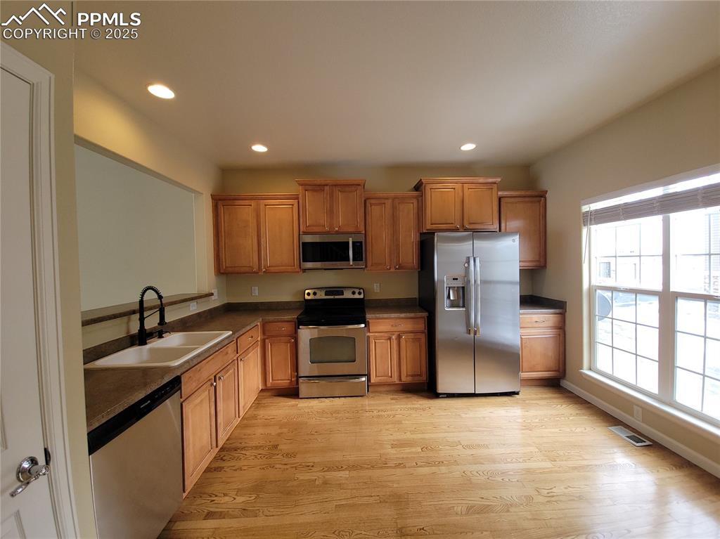 Image 3 of 19: Stainless Steel appliances