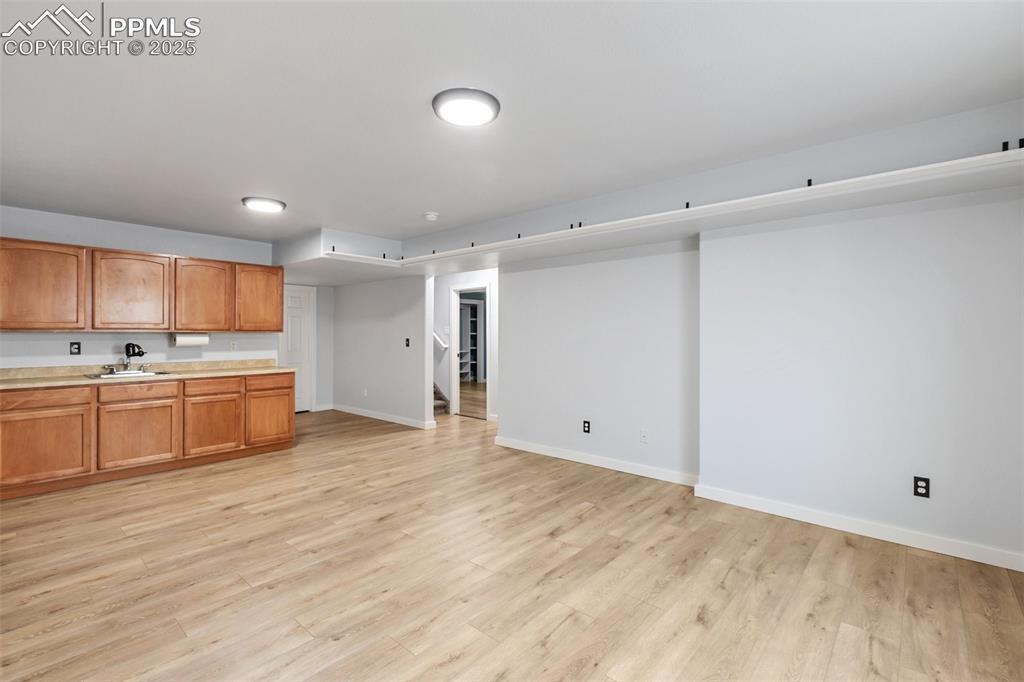 Image 24 of 32: Family Room