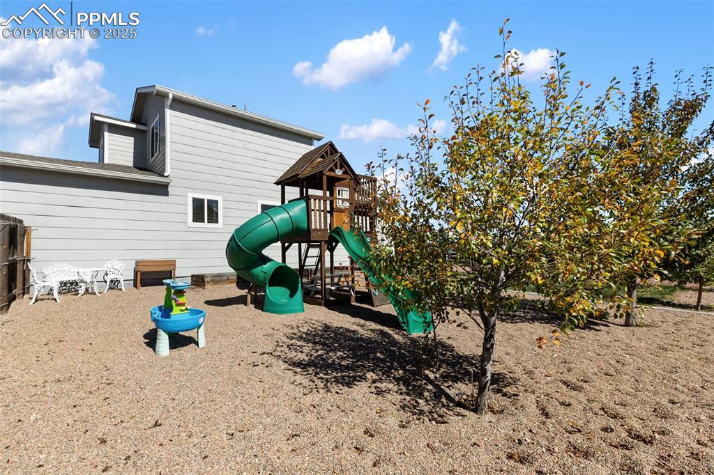 Image 31 of 32: Side of Structure