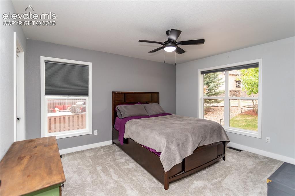 Image 18 of 45: Bedroom