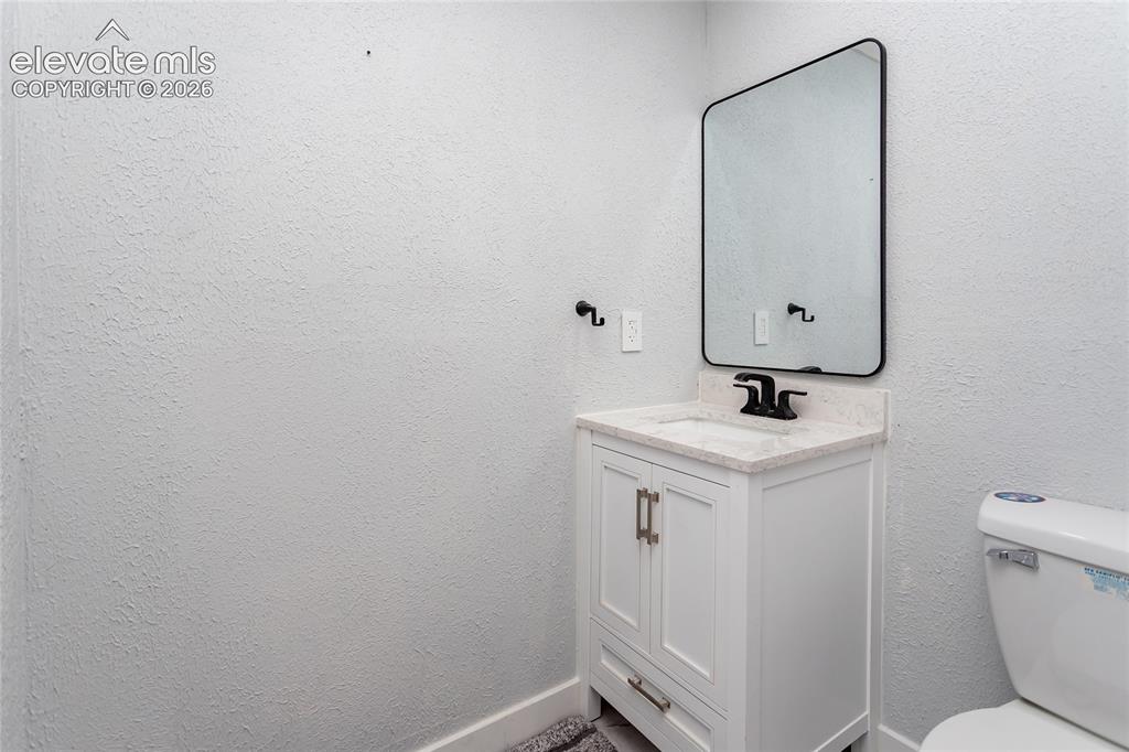 Image 36 of 45: Bathroom