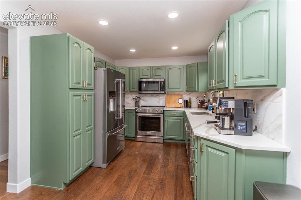 Image 6 of 45: Kitchen