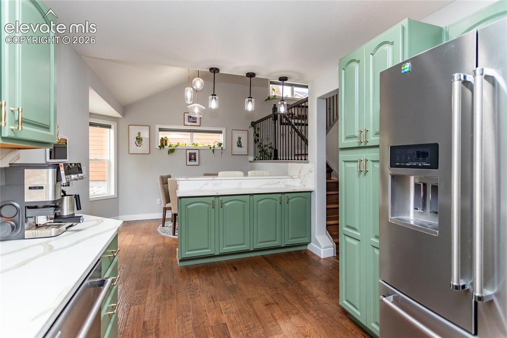 Image 9 of 45: Kitchen
