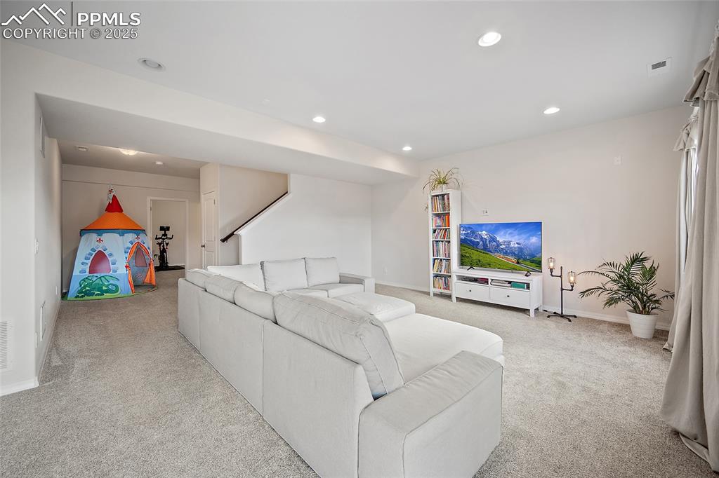 Image 18 of 50: Family Room