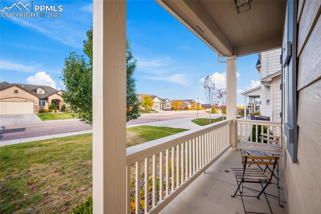 Image 4 of 50: Entry