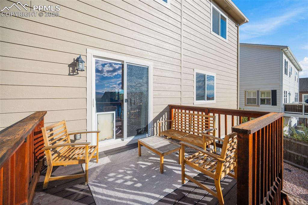 Image 43 of 50: Deck