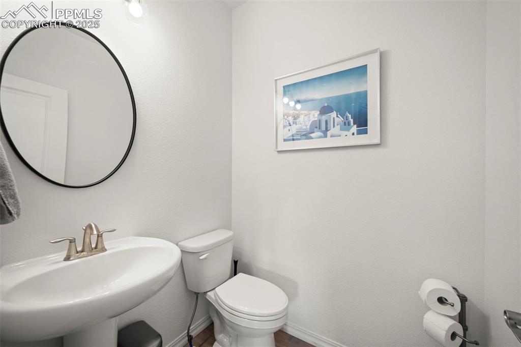 Image 15 of 48: Bathroom