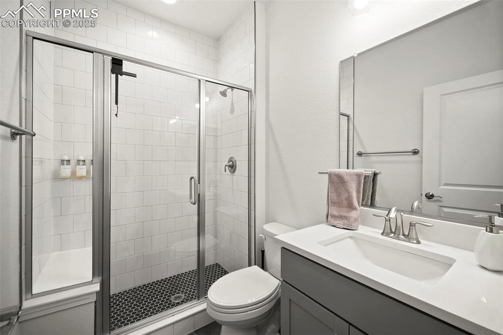 Image 17 of 48: Bathroom