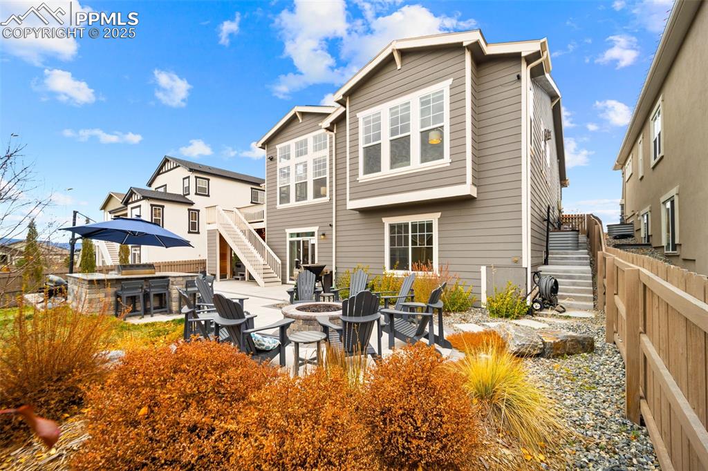 Image 38 of 48: Back of Structure