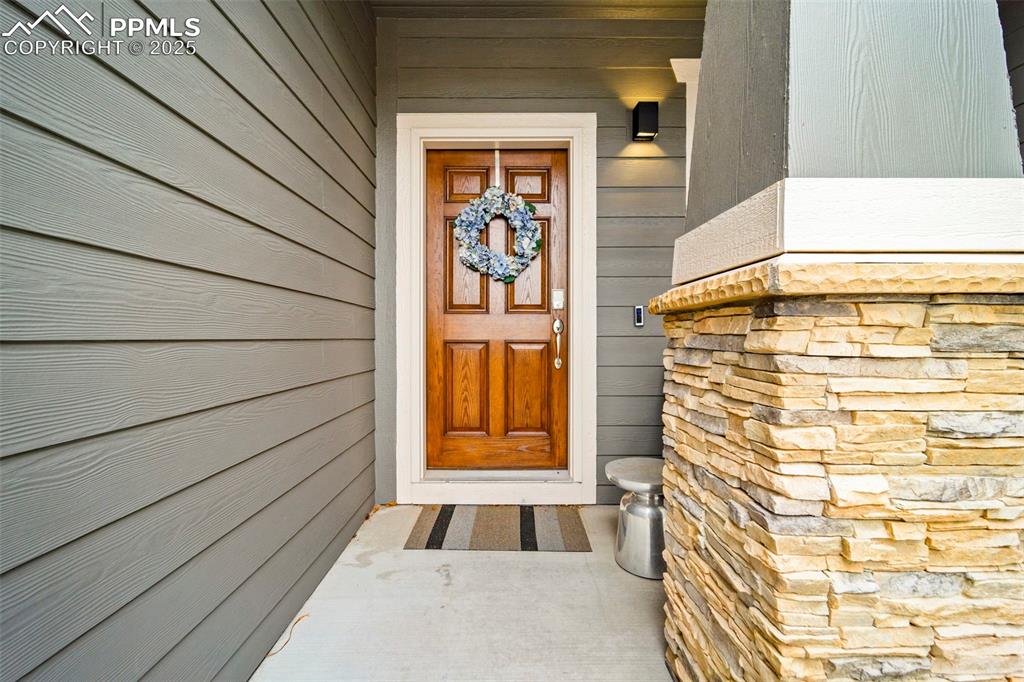 Image 4 of 48: Entry