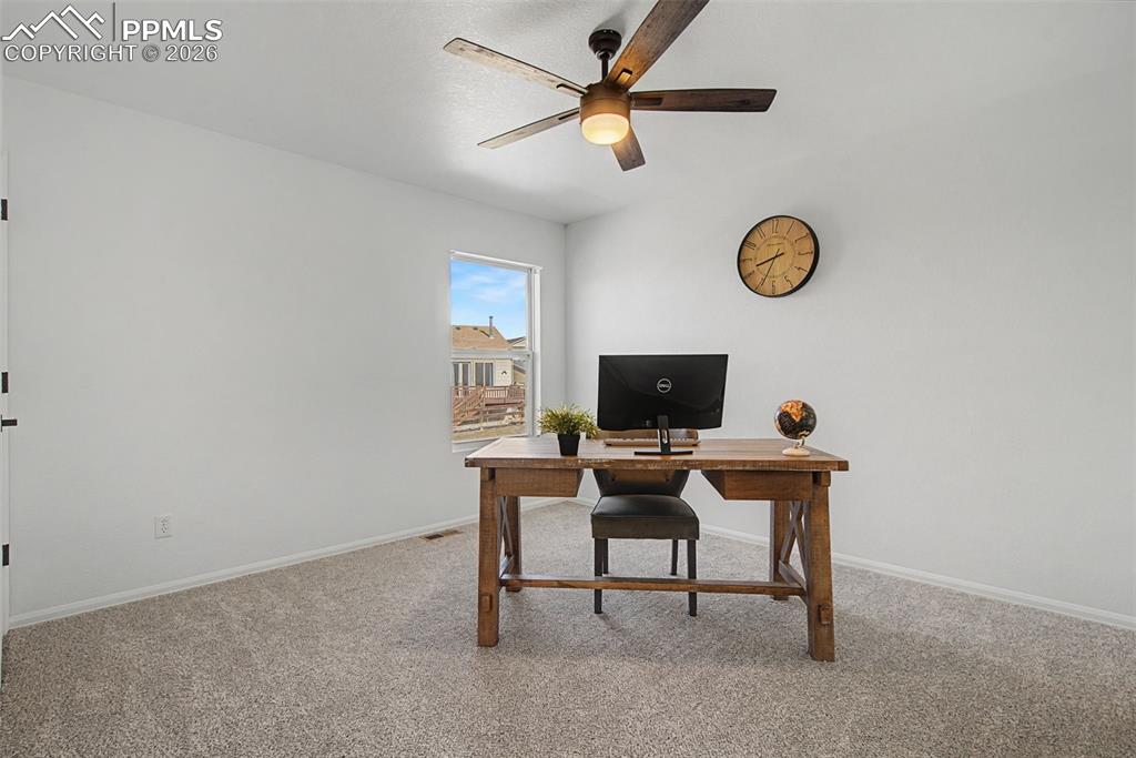 Image 24 of 31: Bedroom