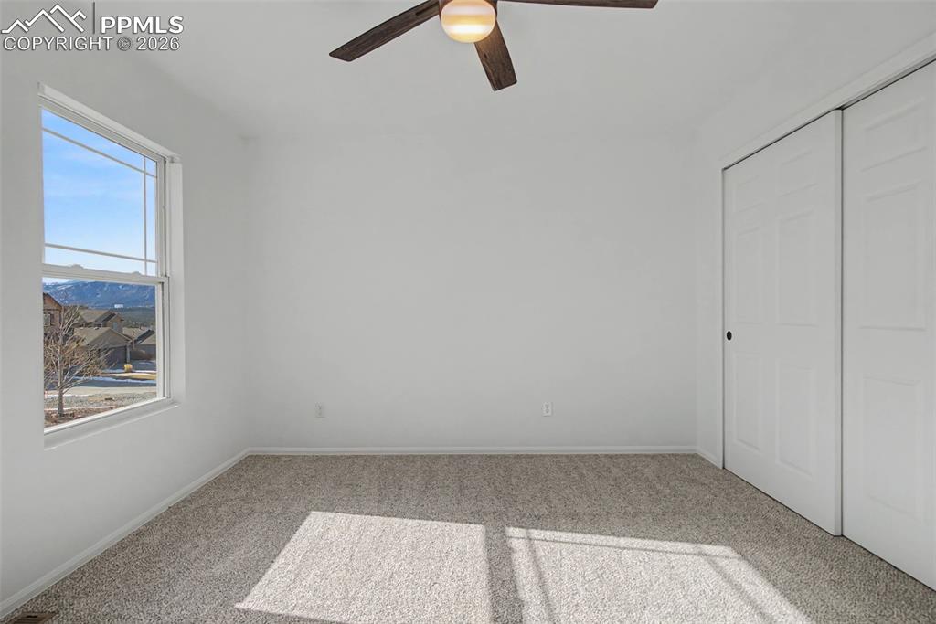 Image 29 of 31: Bedroom