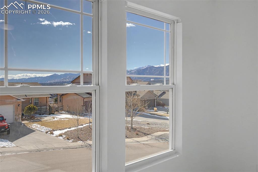 Image 4 of 31: Entry