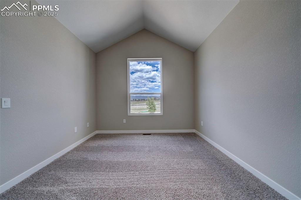 Image 19 of 43: Bedroom