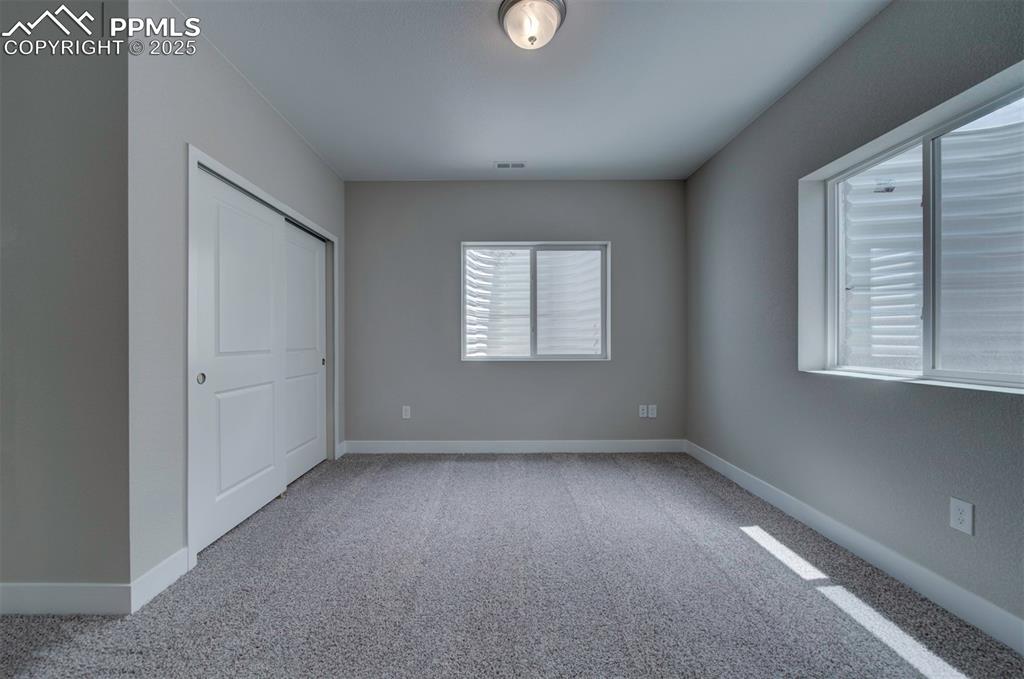 Image 41 of 43: Bedroom