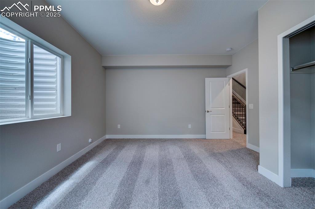 Image 42 of 43: Bedroom