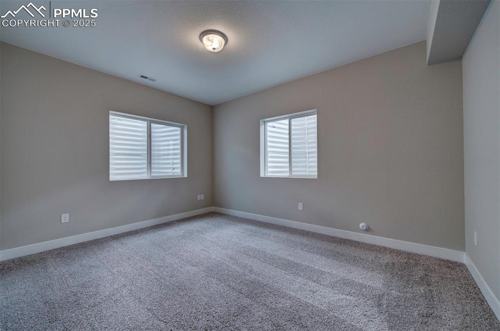 Image 43 of 43: Bedroom