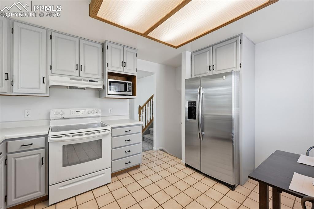 Image 10 of 36: Kitchen