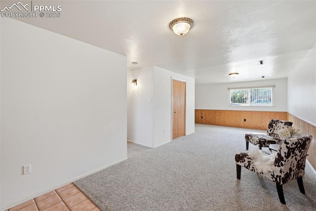 Image 15 of 36: Family Room