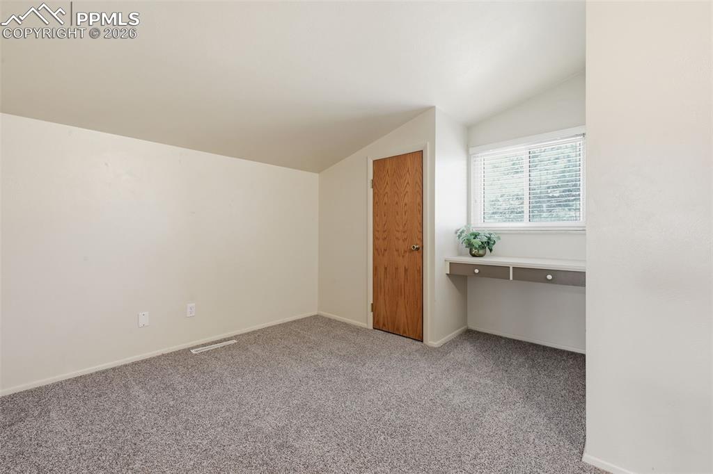 Image 24 of 36: Bedroom