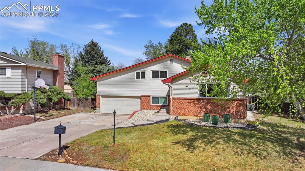 Image 3 of 36: Front of Structure