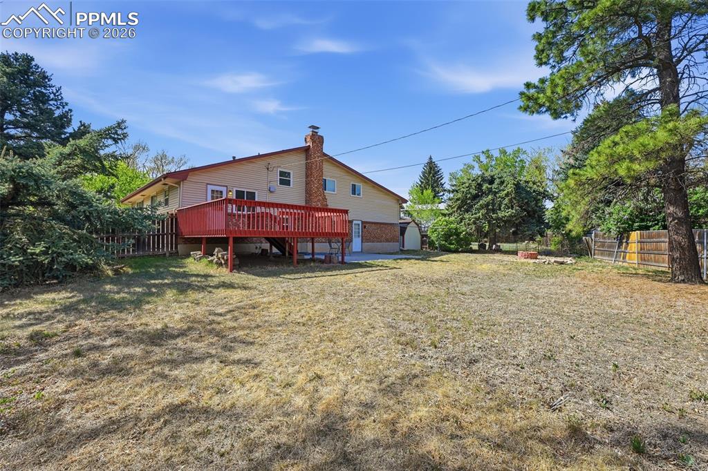 Image 31 of 36: Back of Structure