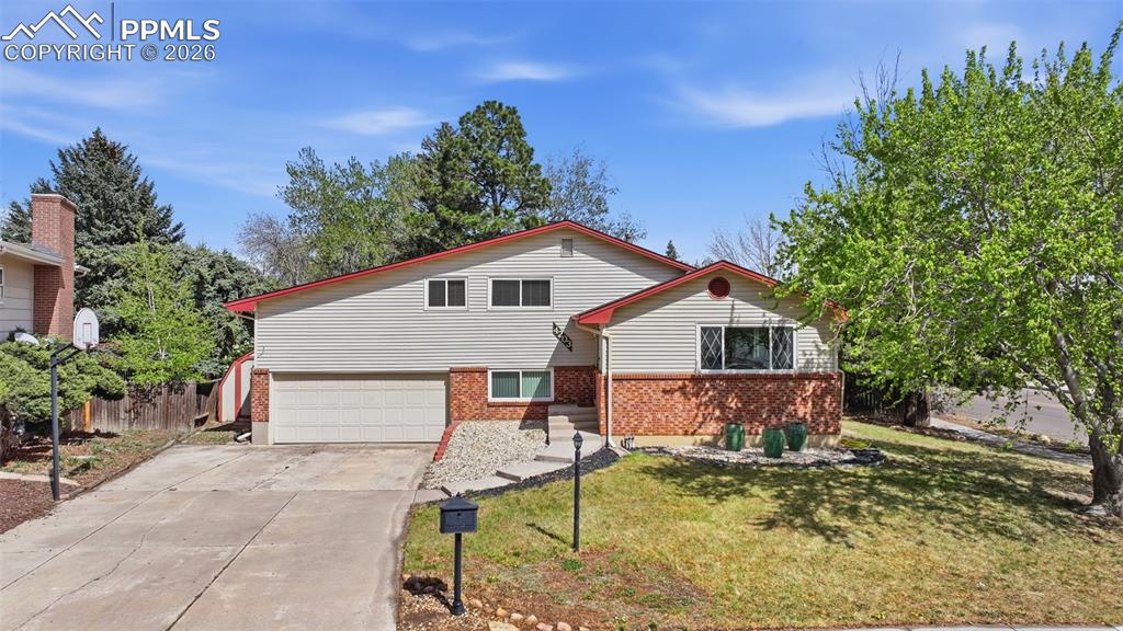 Image 33 of 36: Front of Structure