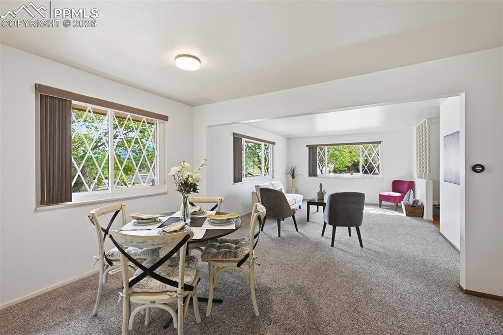 Image 7 of 36: Dining Area