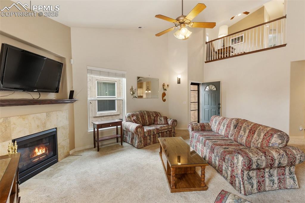 Image 5 of 27: Living Room