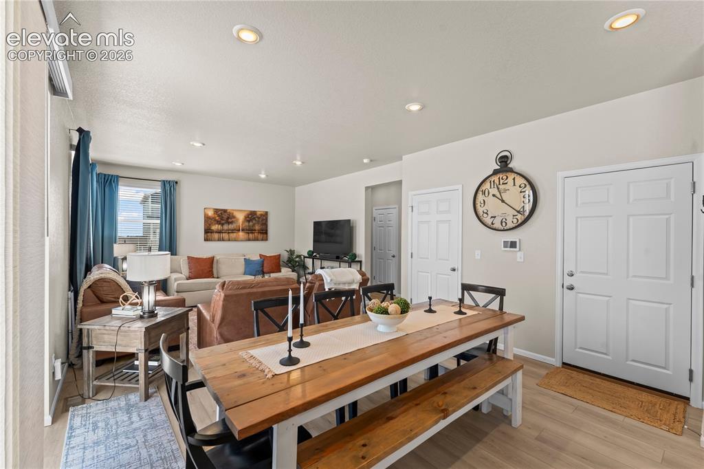 Image 16 of 35: Dining Area