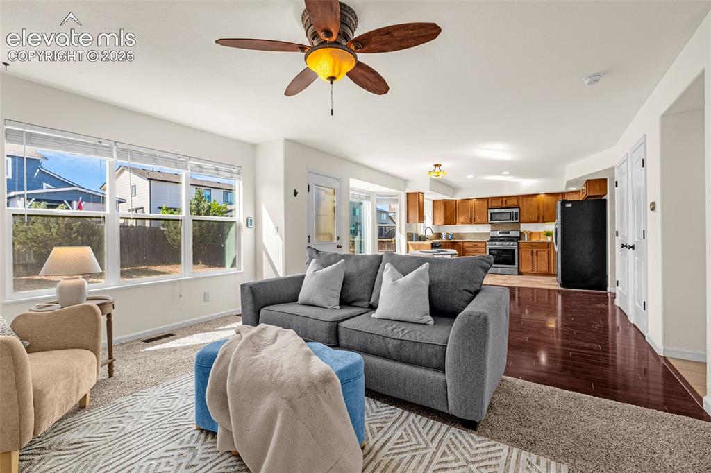 Image 14 of 50: Living Room