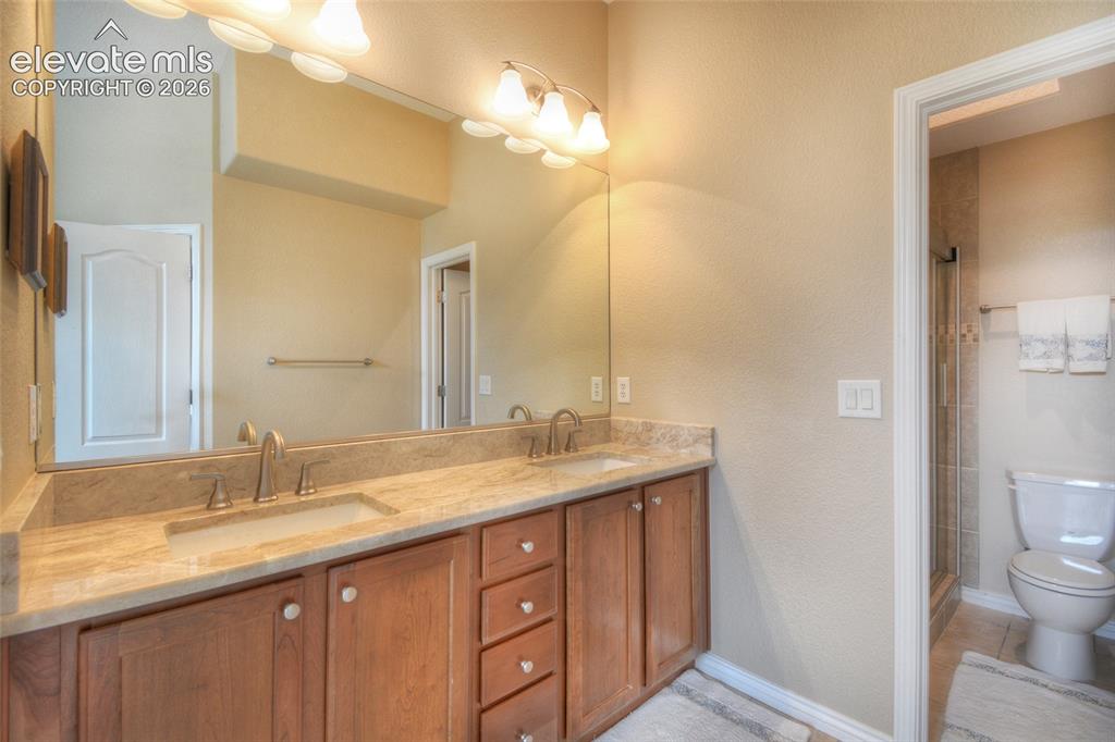 Image 16 of 29: Bathroom