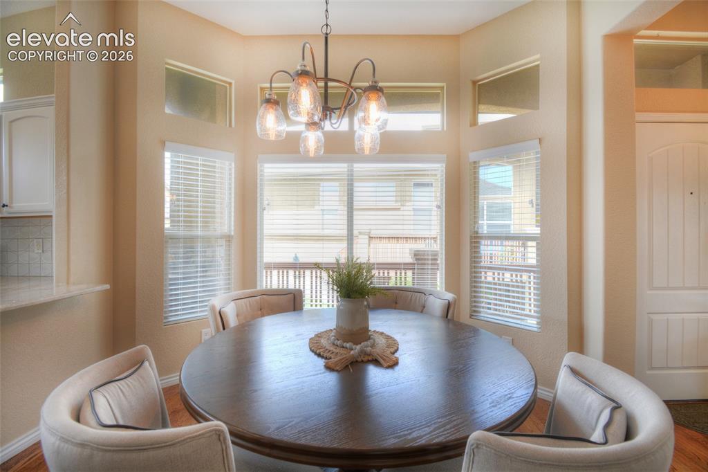 Image 9 of 29: Dining Area