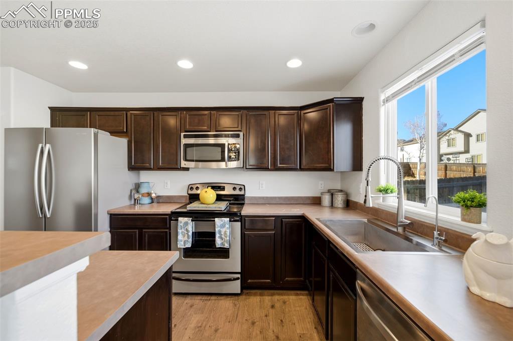 Image 13 of 38: Kitchen