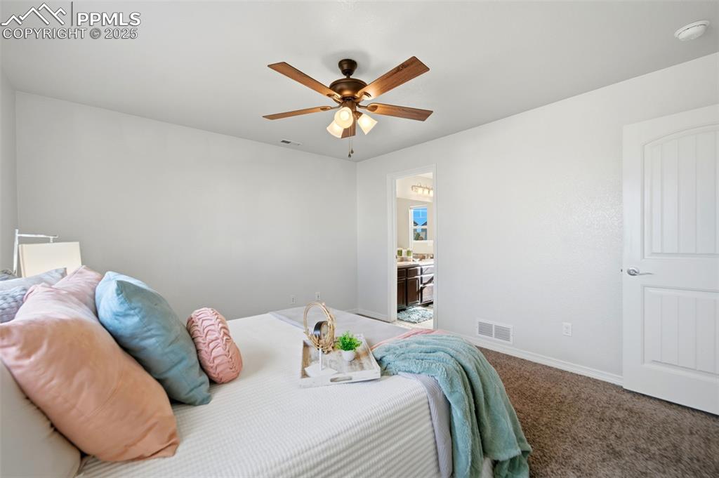 Image 16 of 38: Bedroom