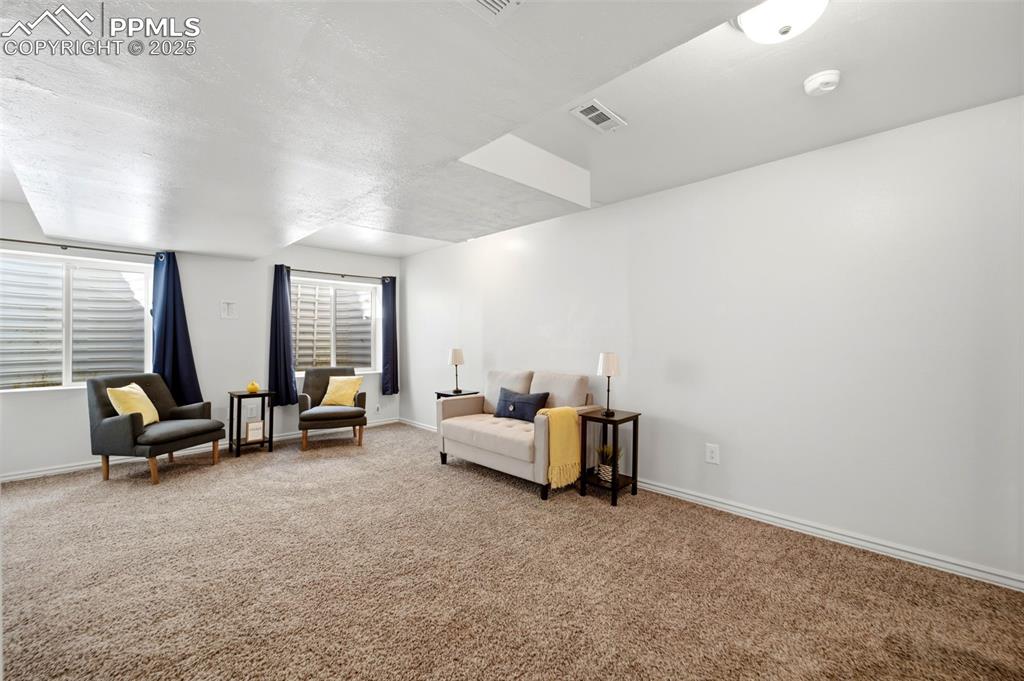 Image 22 of 38: Sitting Room