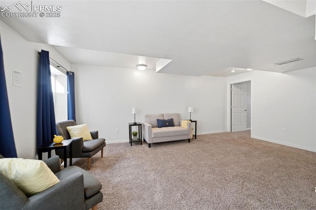 Image 24 of 38: Sitting Room