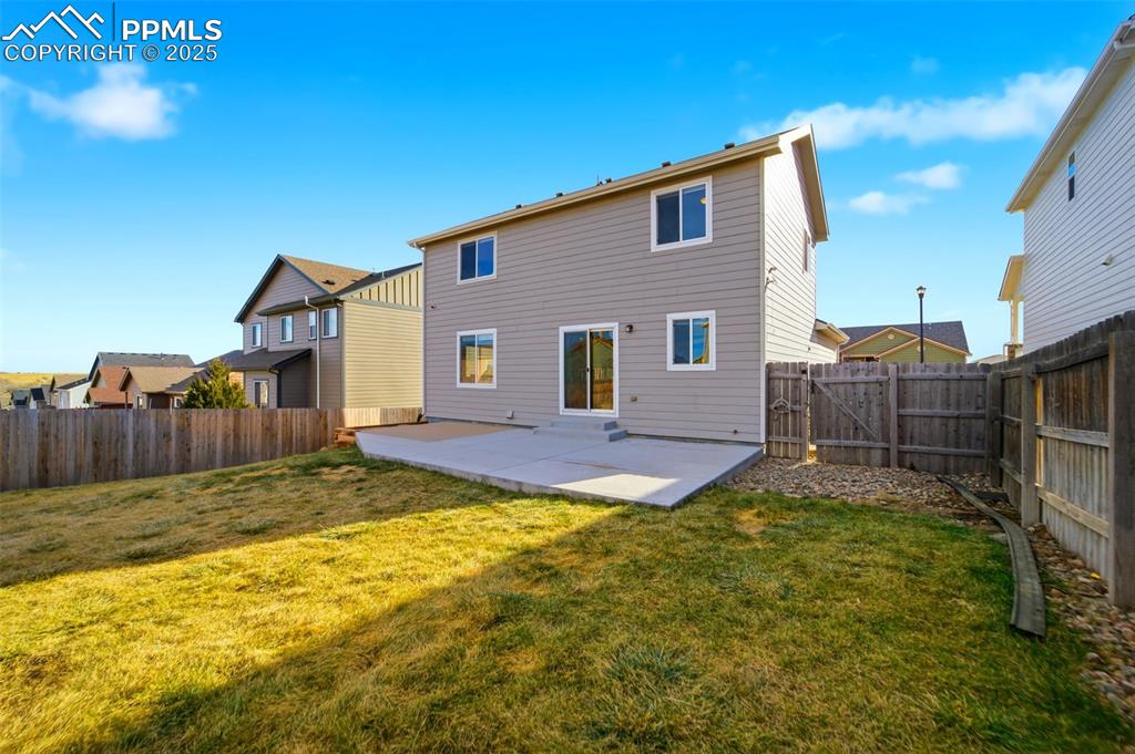 Image 29 of 38: Back of Structure