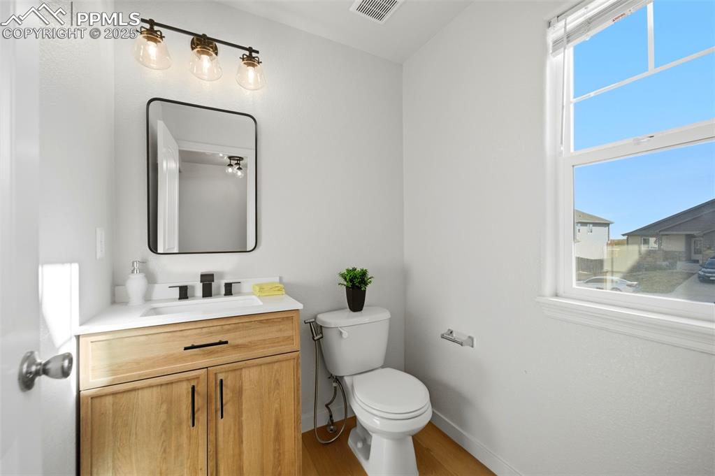 Image 7 of 38: Bathroom