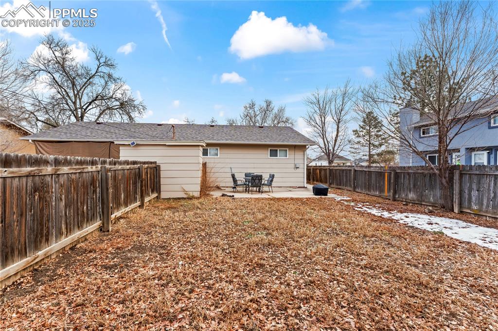 Image 14 of 28: Back of Structure