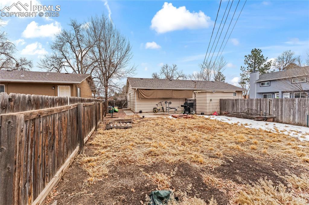 Image 22 of 28: Back of Structure