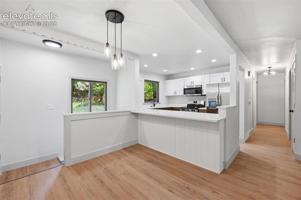 Image 5 of 30: Kitchen
