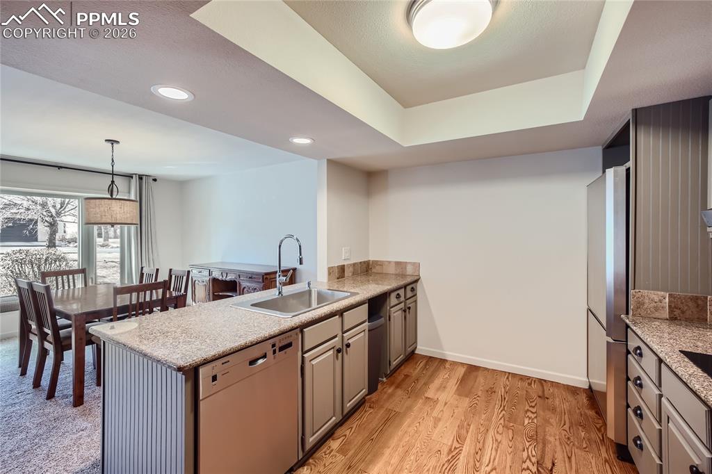 Image 11 of 26: Kitchen