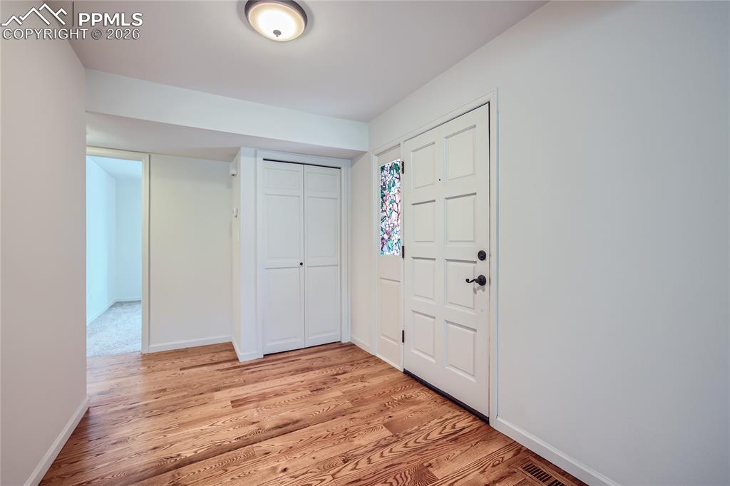 Image 4 of 26: Entry