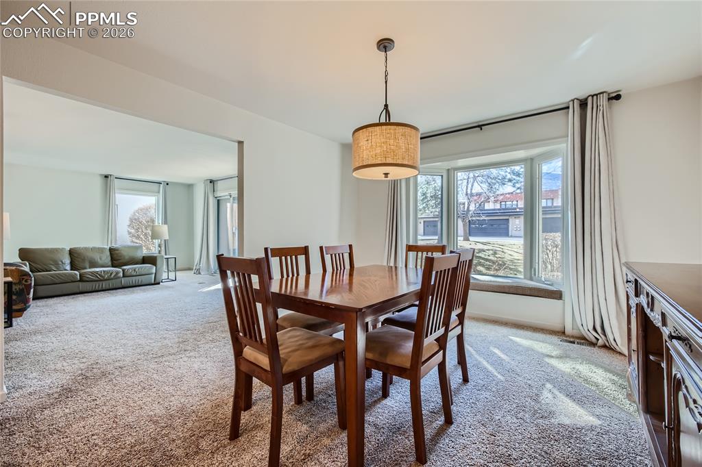 Image 8 of 26: Dining Area