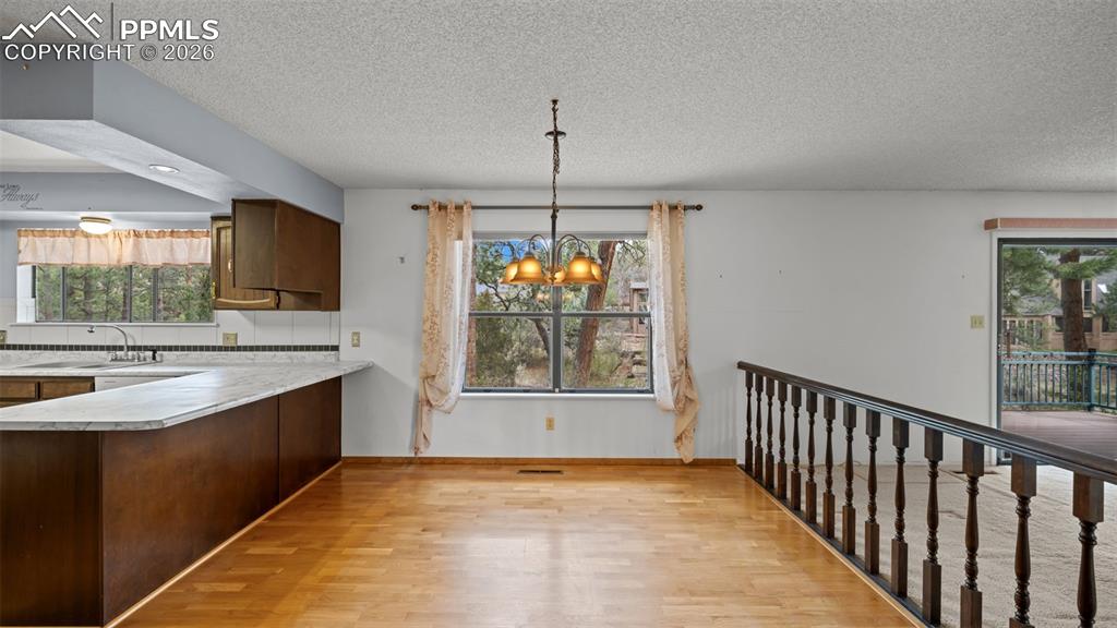 Image 14 of 47: Kitchen