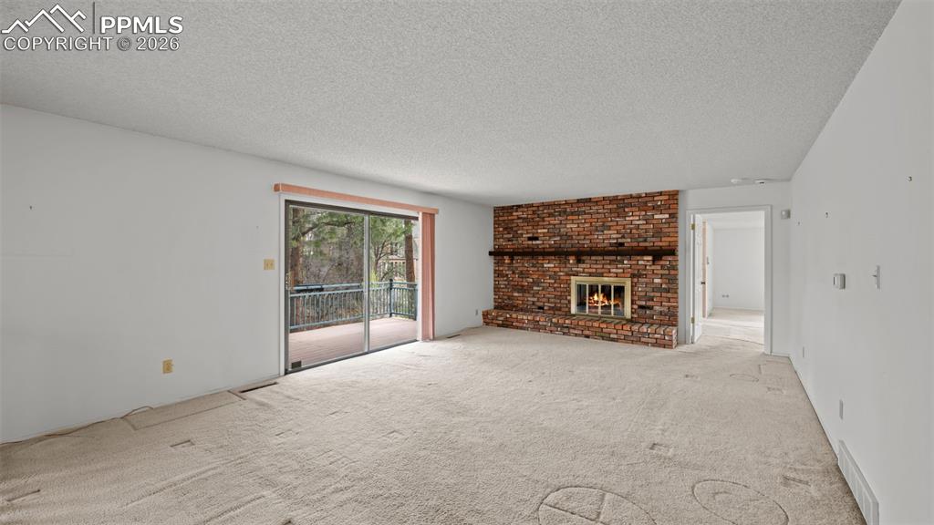 Image 17 of 47: Living Room