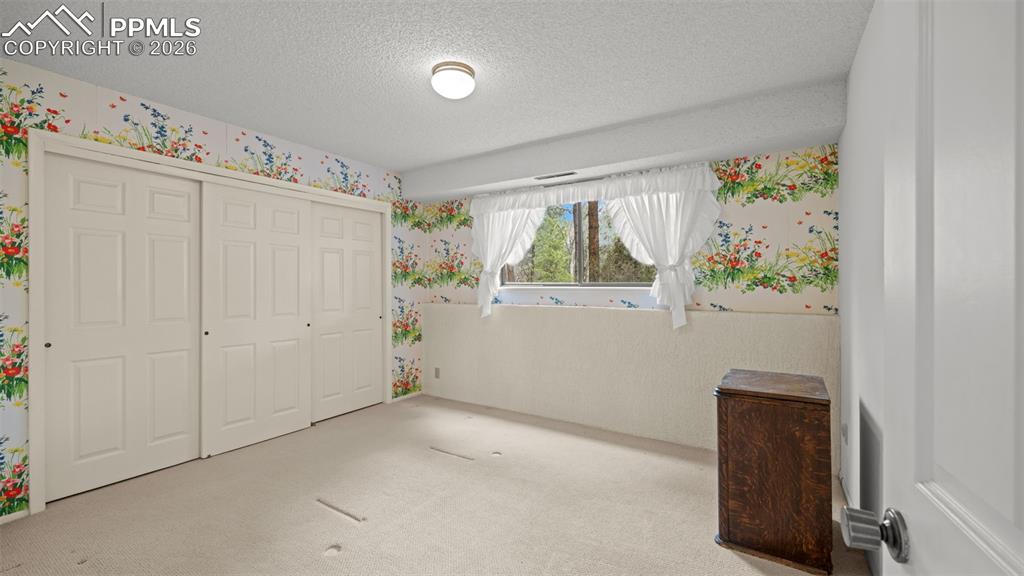 Image 25 of 47: Bedroom