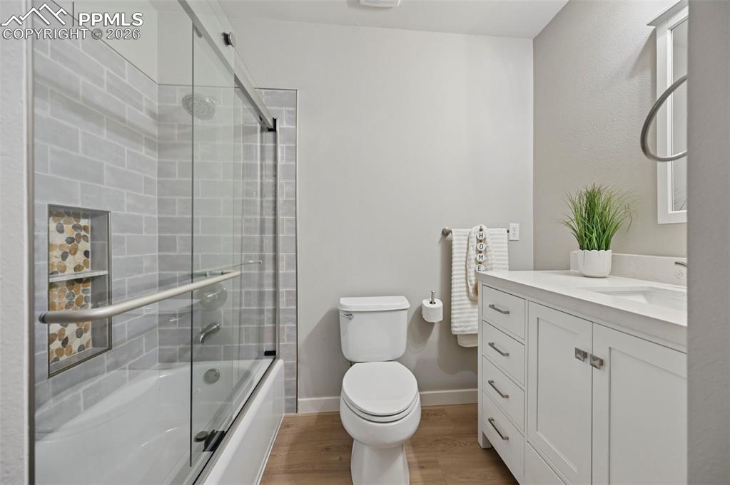 Image 25 of 50: full bath - main